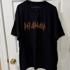 Def Leppard Graphic Black T-Shirt